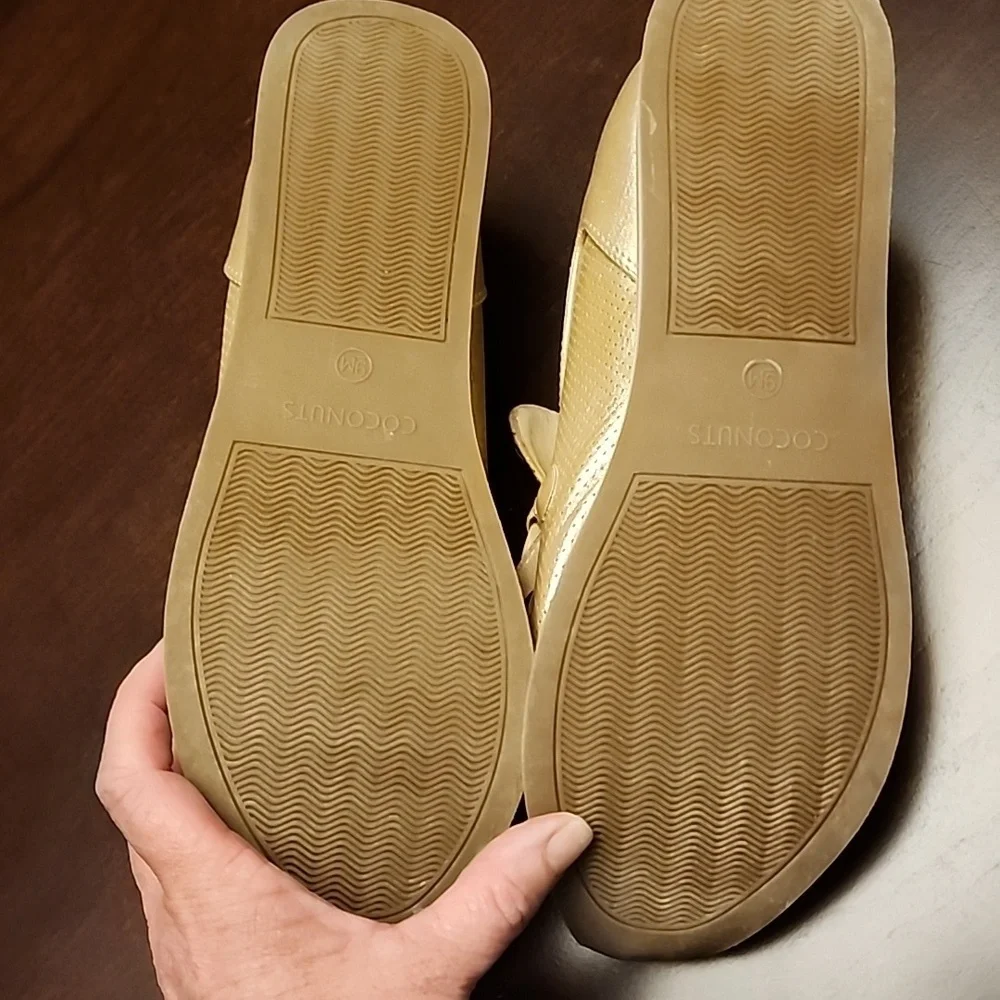 Coconut by Matisse Gold Bess Platform Loafer sz 9